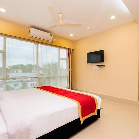 Oyo 9202 Hotel Central Courtyard Siliguri Exterior foto
