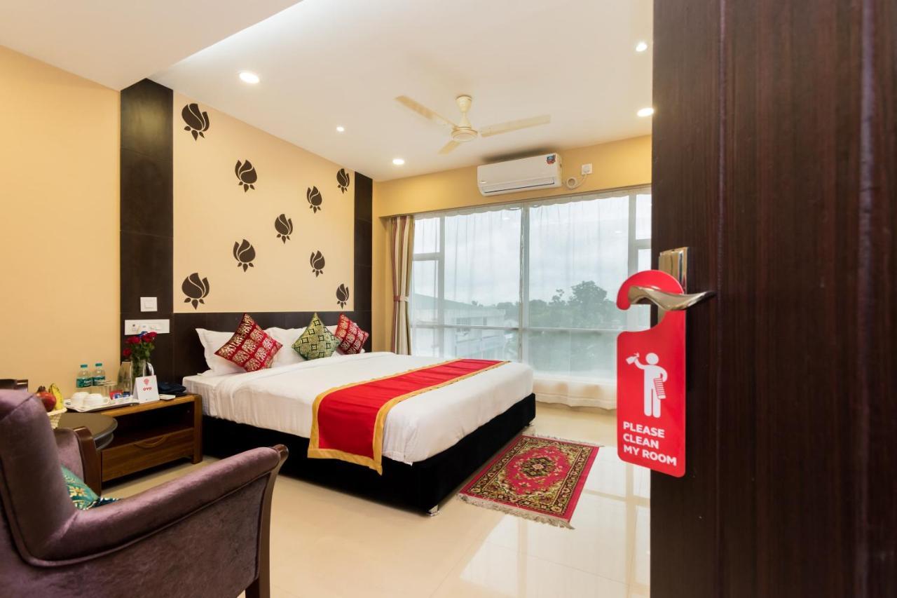 Oyo 9202 Hotel Central Courtyard Siliguri Exterior foto
