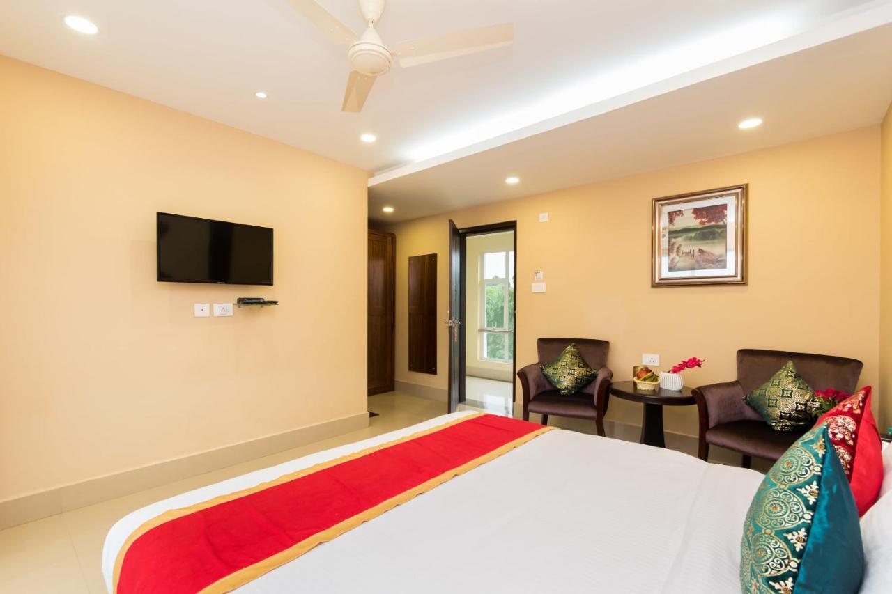 Oyo 9202 Hotel Central Courtyard Siliguri Exterior foto