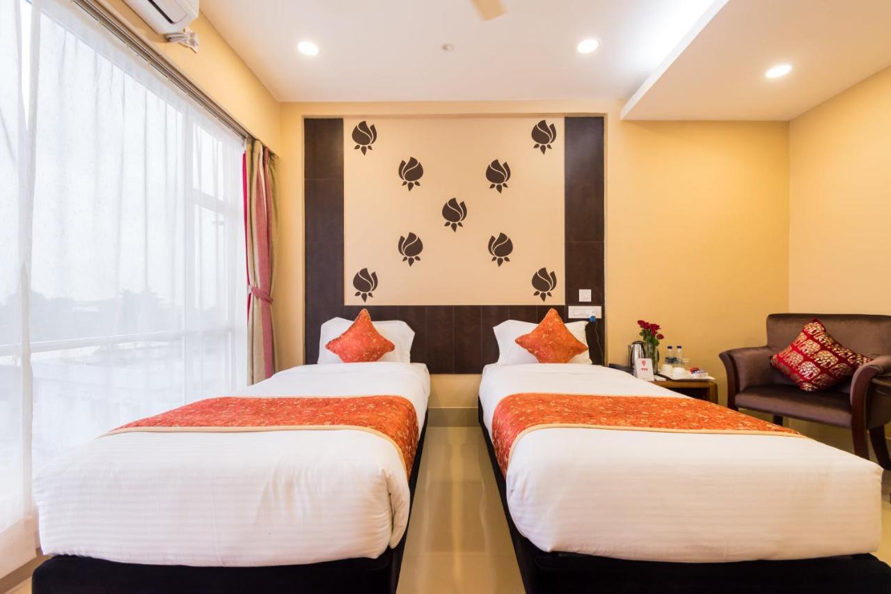 Oyo 9202 Hotel Central Courtyard Siliguri Exterior foto
