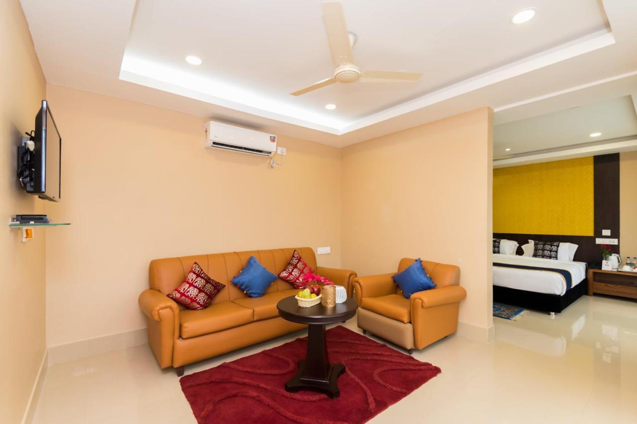 Oyo 9202 Hotel Central Courtyard Siliguri Exterior foto