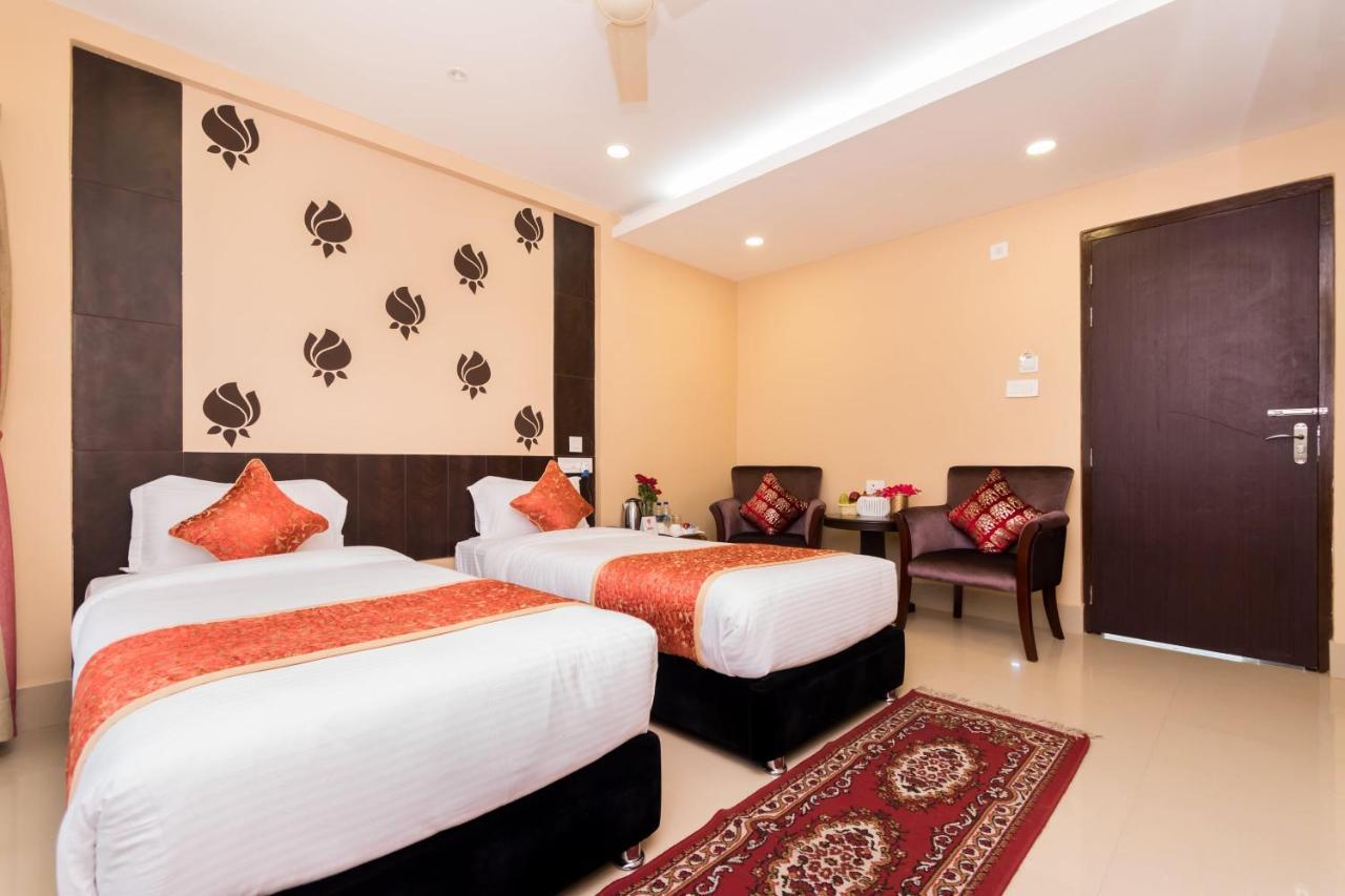 Oyo 9202 Hotel Central Courtyard Siliguri Exterior foto