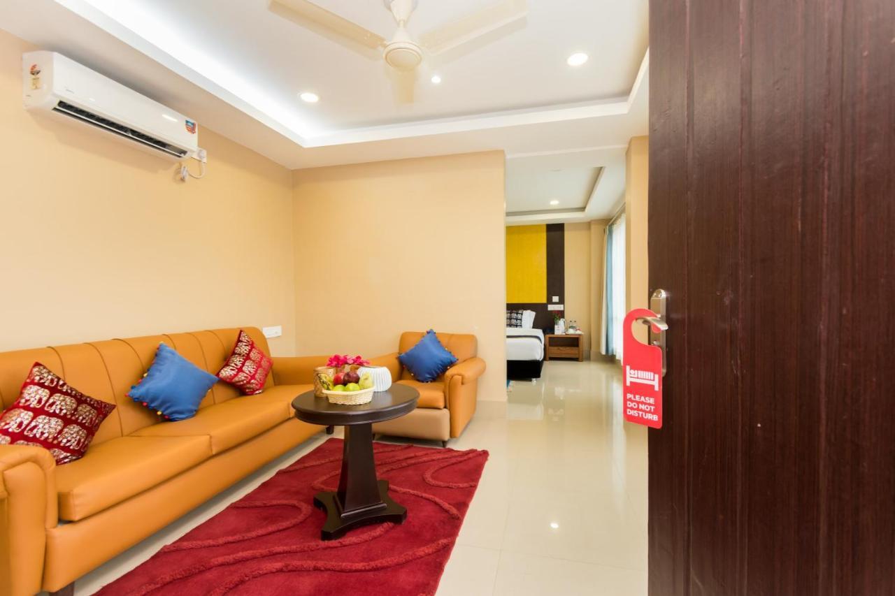 Oyo 9202 Hotel Central Courtyard Siliguri Exterior foto